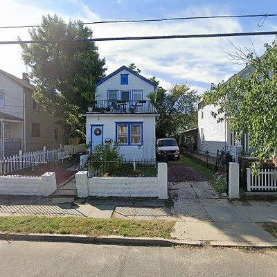 17 Locust Ave, Red Bank, NJ 07701