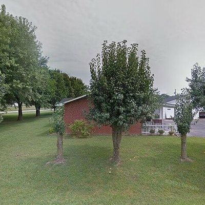 1700 Ellington Dr, Lafayette, TN 37083