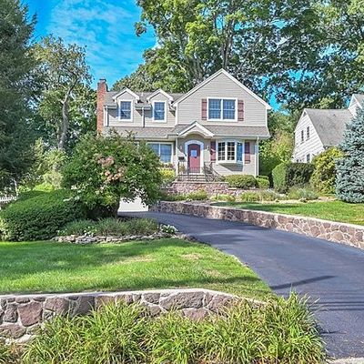 174 S Highwood Ave, Glen Rock, NJ 07452