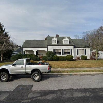 18 Maiden Ln, Toms River, NJ 08753