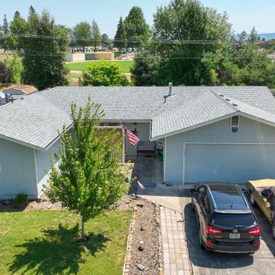 1810 Nancy Ave, Central Point, OR 97502