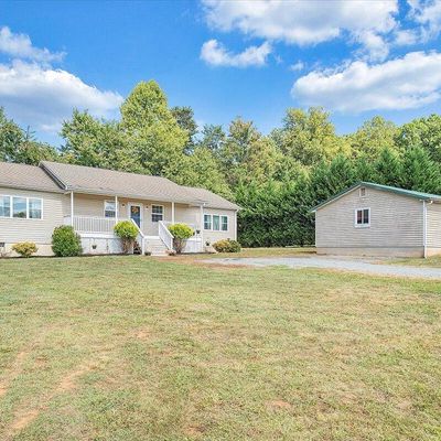 1819 Webster Rd, Glade Hill, VA 24092