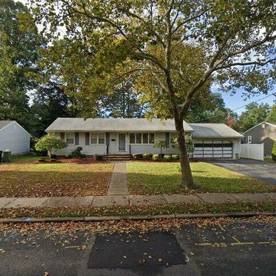 184 Cleenput Ter, Paramus, NJ 07652