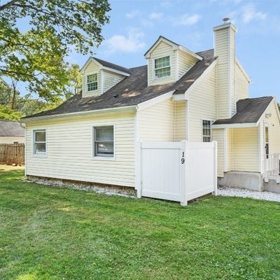 19 Featherbed Ln, Flemington, NJ 08822