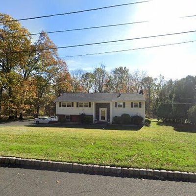 16 Forest Ln, Green Brook, NJ 08812