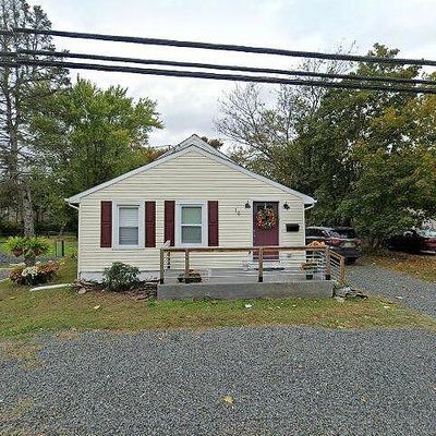 16 Wood Ave, Englishtown, NJ 07726