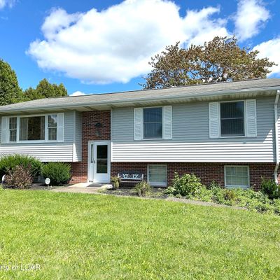 1609 N Lee Ct, Hazle Township, PA 18202