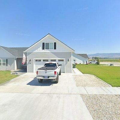 162 China Silk Way, Hamilton, MT 59840