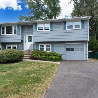 21 Lenox Ave, Green Brook, NJ 08812