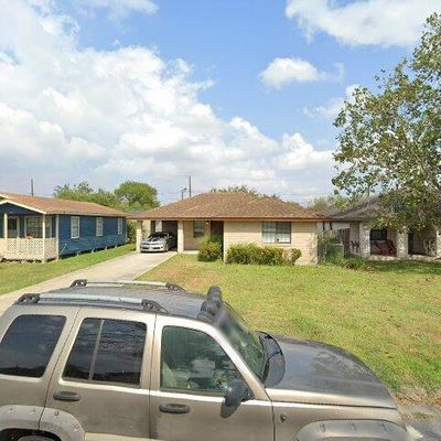 211 E 2 Nd St, Los Fresnos, TX 78566