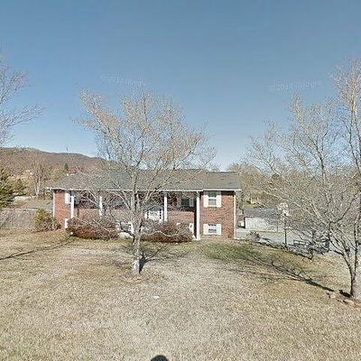 216 Orchard St, Jacksboro, TN 37757