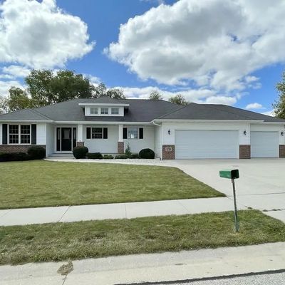 217 Michigan Ave, Oostburg, WI 53070