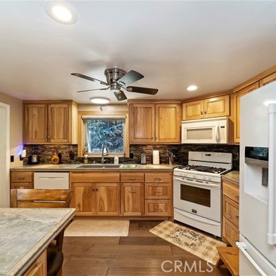 22047 Crest Forest Dr, Cedarpines Park, CA 92322