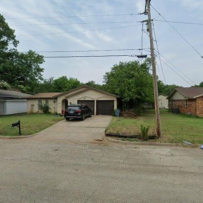 221 N Oak St, Crowley, TX 76036