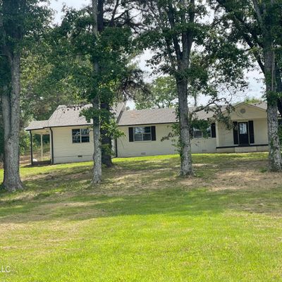 2213 Crockett Rd, Senatobia, MS 38668