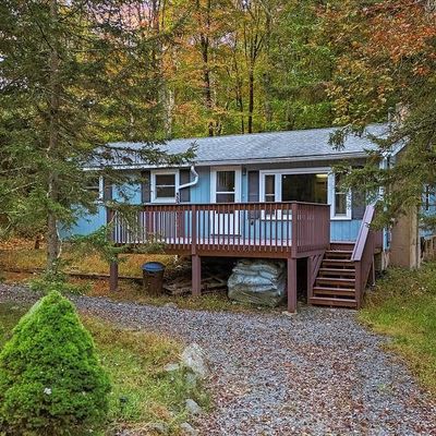 2221 Lehigh Dr, Pocono Lake, PA 18347