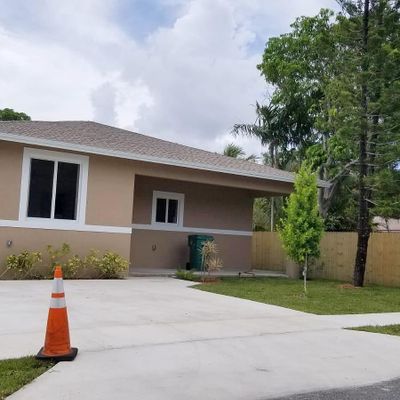 223 Sw 8 Th St, Dania, FL 33004