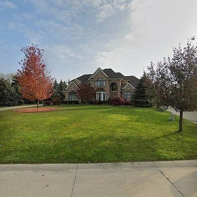 22390 Diamond Ct, Farmington Hills, MI 48335