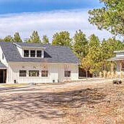 23 Blue Bird Rd, Moorcroft, WY 82721