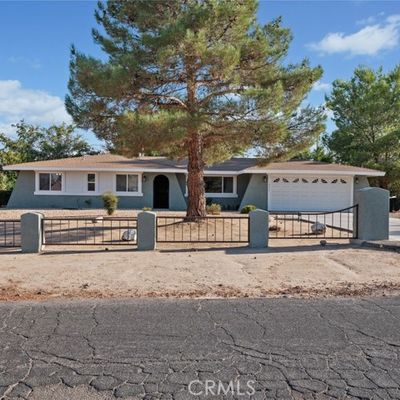 19215 Kinai Rd, Apple Valley, CA 92307