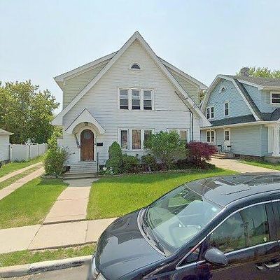 1945 Lawn St, Racine, WI 53404