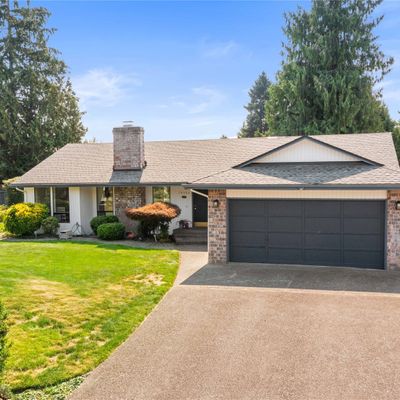 19924 Island Pkwy E, Lake Tapps, WA 98391