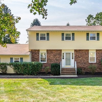 2 Holly Dr, Succasunna, NJ 07876