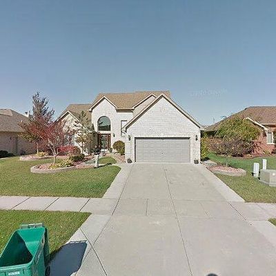 20037 Balmoral Dr, Macomb, MI 48044