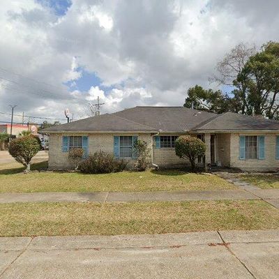 2013 Satsuma St, Metairie, LA 70001