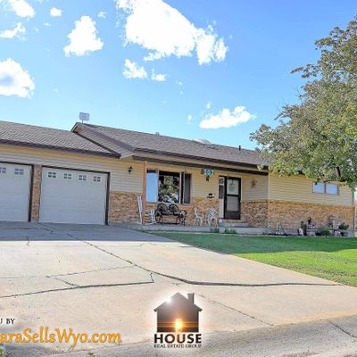 202 Angus Loop, Douglas, WY 82633