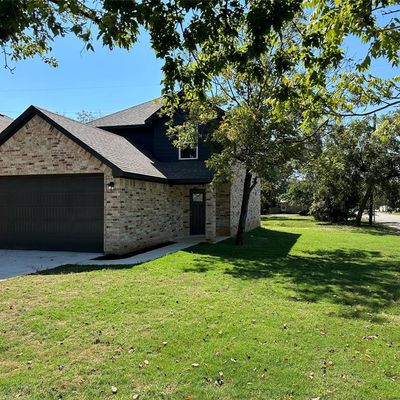 202 Robbins St, Cleburne, TX 76031