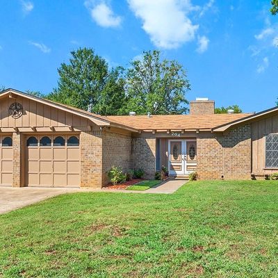 204 Quail Ln, Wake Village, TX 75501