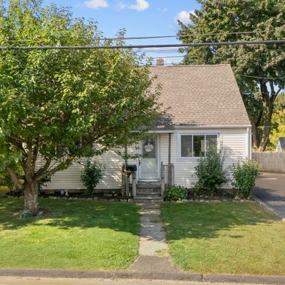 26 Hakim St, Danbury, CT 06810