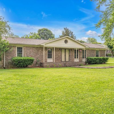 26 Lancer Dr, Fayetteville, TN 37334