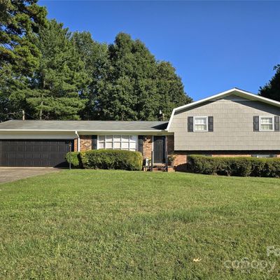 2650 31 St Street Ct Ne, Hickory, NC 28601