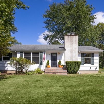 28 Oakdale Rd, Chester, NJ 07930