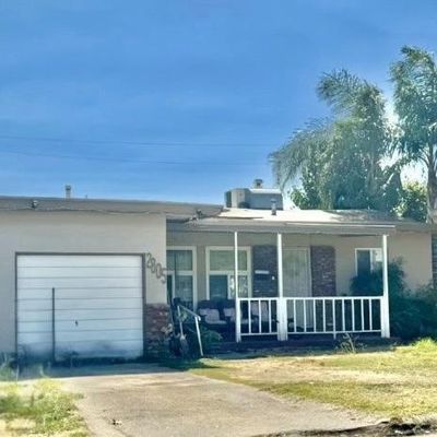 2805 Charleston Dr, Bakersfield, CA 93308