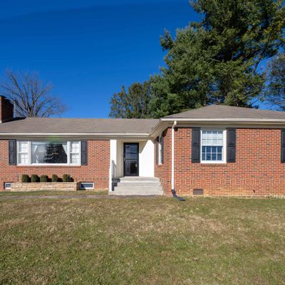 2812 N Augusta St, Staunton, VA 24401