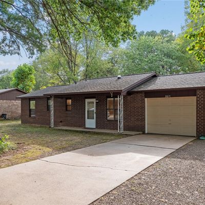 2817 N Susan Carol Ln, Fayetteville, AR 72703