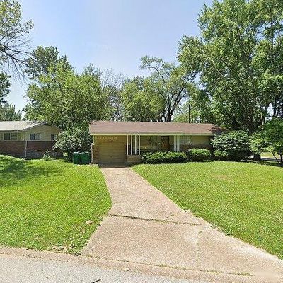 2326 Noll Dr, Saint Louis, MO 63136