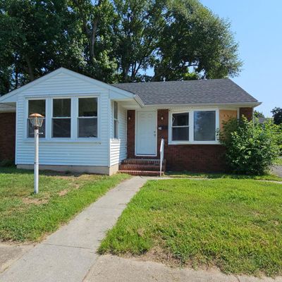 24 Lakeview Ave, Pennsville, NJ 08070