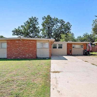 2401 46 Th St, Lubbock, TX 79412