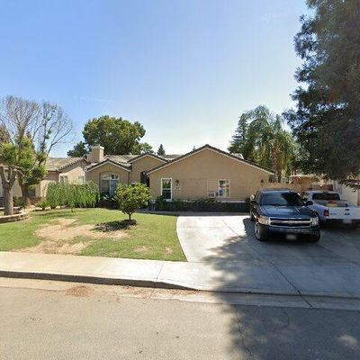 2407 W Vine Ave, Visalia, CA 93291