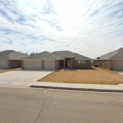 2409 Northglen Dr, Clovis, NM 88101