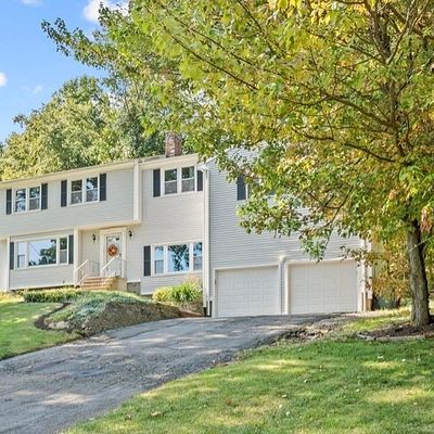 241 Magee Dr, Hamden, CT 06514