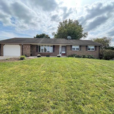 2440 Ellendale Dr, Lancaster, PA 17602