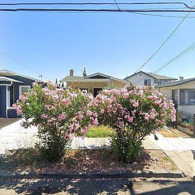 2452 Humboldt Ave, Oakland, CA 94601