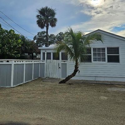 2492 Ne Pine Ave, Jensen Beach, FL 34957