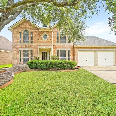 3135 E Webber Dr, Pearland, TX 77584