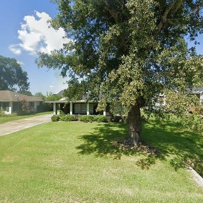 3152 Walnut Ave, Groves, TX 77619